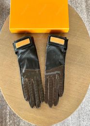 Men Designer Mitten Sheepskin Gloves Winter Luxury Genuine Leather Mittens Cashmere Fingers Glove Mens Warm Cashmere Inside Touch 5601173