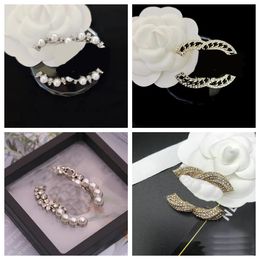 20style Classic Designer Letter Brand Brooches Luxury Rhinestone Crystal Brooch Suit Pin 18K Gold Plated Fashion Jewelry Accessories