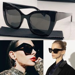 Oversized Cat Eye Sunglasses Women engraved temples Fashion designer Glasses For Ladies Vintage Butterfly shape Big black Eyeglass268Y