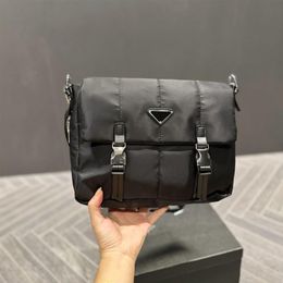 Cosmetic Bags Cases Bags Totes Handbag Designer Bag Women Classic Imitation Brand Black Nylon Simple One Shoulder Postman Bag Fash243K