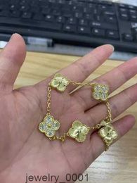 2023 Luxury Van Clover Designer Bracelet Pearl 4 Leaf 18k Gold Laser Brand Bangle Charm Bracelets Necklace Earrings Wedding Wz4u AS11