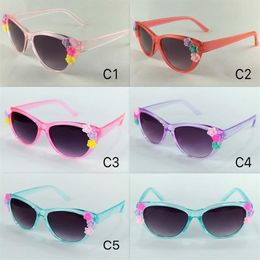 Baroque Cat Eye Kids Sunglasses With Flower Children Sun Glasses Girl Pretty Shade Eyewear UV400 5 Colours Whole264Z