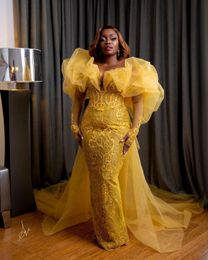 2023 Sexy Prom Dresses Yellow Mermaid Luxurious Jewel Neck Illusion Lace Appliques Crystal Beaded Long Sleeves Plus Size Tulle Evening Gowns