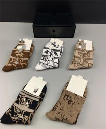 2023 Designer Men's and Women's Socks Five pairs of Luxury Sports Winter Mesh Letter Printed Socks Embroidered Cotton z1