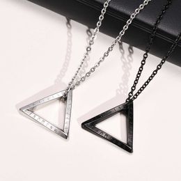 Collana personalizzata da uomo con ciondolo a forma di triangolo in acciaio inossidabile, collana con ciondolo a forma di catena, gioielli