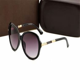 Nice Quality french 3017 Sunglasses Fashion design Sunglasses chic Eyewear For mens Womens Sun glasses new eye glasses294j