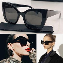 Oversized Cat Eye Sunglasses Women engraved temples Fashion designer Glasses For Ladies Vintage Butterfly shape Big black Eyeglass338d