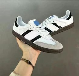 2024 Designer Luxus Triple Sneakers für Männer Frauen Designerschuhe Luxus schwarzweiß beige blaublau gegnaut