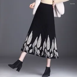 Skirts 2023 Knitted Women's A-line Skirt Mid Autumn Winter Long Wrap Hip High Waist Printed Girl's White Leaves