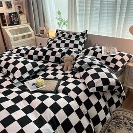 Bedding sets Checkerboard Bedding Set No Comforter Single Queen Size Flat Sheet Quilt Duvet Cover Pillowcase Polyester Bed Linens 231208