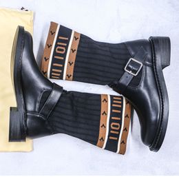 2023 Boots de grife martin botas clássicas moda de luxo feminino feminino up maconha bordado elástico de lã Meias curtas botas de combate botas