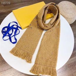 Fashion Scarf Brand Cashmere Winter Wool Designer Scarves for Man Women Shawl Long Neck 4 Colour Height Quality 180 35CM216A