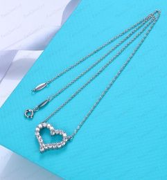 Designer love hollow necklace female stainless steel couple gold chain pendant neck luxury jewelry gift girlfriend accessories who7401981