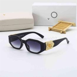 Designer Versage Sunglass Eyewear Cycle Luxurious Fashion Brands Woman Mens Lovers Classic Small Frame Retro Vintage Baseball Spor2352