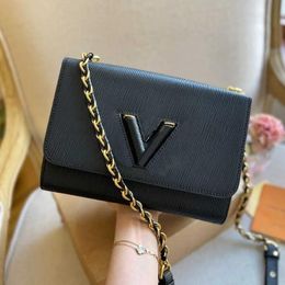 2023 Famous designer style Twist water ripple shoulder bag Unique handle design handbag tote clutch handbags crossbody package evening bags