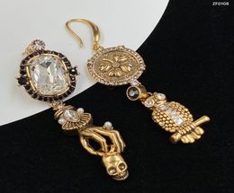 lious Domineering Designed women Dangle Earrings Pearl Skull owl Diamonds Asymmetry ladies Earring studs ME1 --09 Designer Jewelry2415972