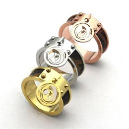 Whole deluxe Brand Jewellery stainless steel 18k silver gold plated leather print Four-leaf flower love letter rings anels For W220m