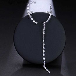 Stud EMMAYA New Unique Crystal Asymmetric Cubic Zircon Elegant Dangle Earrings Jewelry For Women Fashion Party Wedding Gifts YQ231211
