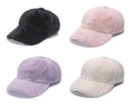 Winter Warm Rabbit Fur Baseball Cap Tide Outdoor Sports Thickening Solid Colour Leisure Feather Caps For Woman Fashion Street Horse2471418