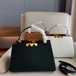 New Trend Womens Crossbody Genuine Cowhide Handbags Gold Hardware Brand Design Shopping Bags Ladies Totes Christmas Birthday Gift228c
