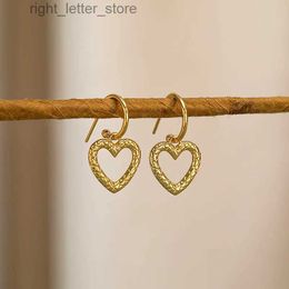 Stud Korean 925 Sterling Silver Snake Skin Texture Heart Earrings for Women Openwork Heart Simple Earrings Ladies Office Jewelry YQ231211