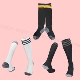 23 24 Soccer Socks Pogba Vlahovic Chiesa Top 2023 2024 Football Shirt Set Di Maria Locatelli Morata de Ligt Joventus Kean Men Kids Walk