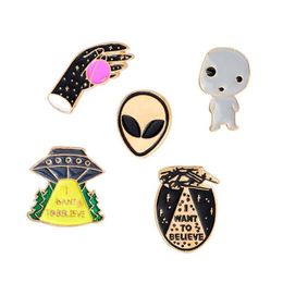 Pins Brooches High Quality Hand-Held Alien Fashion Brooch Spaceship Badge Jewelry I Want To Believe Good Friend Gift Wholesalepins Dro Dh1Rq