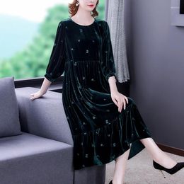 Casual Dresses Autumn Vintage Versatile Velvet Dress 2023 Luxury Silk Embroidery French Loose Fit Vacation Vestidos