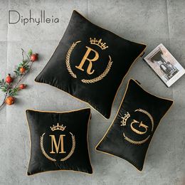 Pillow Case Diphylleia A Z Letter Embroidered Cover Luxury Black Velvet Cushion Living Room Sofa Office Car Home Gift 231211