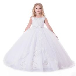 Simple Long Ivory Flower Girl Dresses Jewel Neck Tulle Sleeveless Lace Appliques with Sash Ball Gown Floor Length Custom Made for Wedding Party