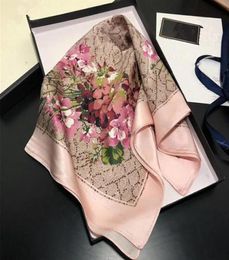 2021 Luxury Woman Silk Scarf Fashion Headband Designer Letter Flower Small Scarfs Headscarf Accessories Gift7461225