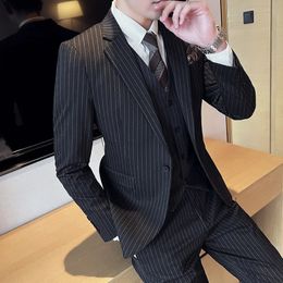 Men's Suits Blazers 2023 Fine striped mens suit vest pants Fashion British hghend Korean slim handsome business sut dress threepece set 231211