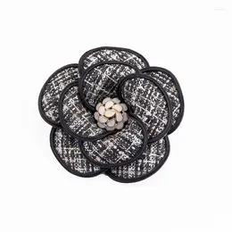 Brooches High-end Vintage Fabric Camellia Flower For Women Fashion Suit Cardigan Lapel Pins Corsage Badge Jewelry Gifts