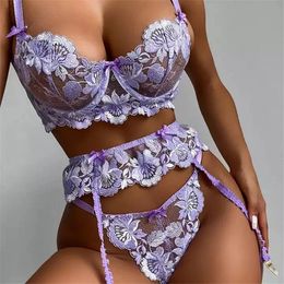 Bras Sets Comeondear Plus Size Bra And Panties Set Floral Embroidery Lace Lingerie Kit Push Up Thongs Garters Sexy Erotic Brief 231211