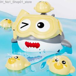 Bath Toys Baby Bath Toys Spray Water Whale LED Light Up Bath Toys Swimming Pool Classic Chain Clockwork Water Toy Bathroom Bathtub Toys Q231212