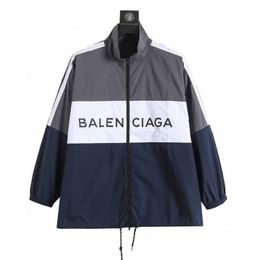 Mens Jacket Balencigss Coat Paris Light Luxury 2023 Trendy Grey Banner Spliced Windproof and Sunscreen Sprint Yang Mi Same Style Clothes REXQ