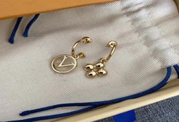 Brand Classic Designer small letter stud Earring 18k Gold V fishion studs Earrings Women men Wedding Party Jewellery love gift with 4842790