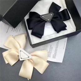 Designer Cute Sweet Barrettes Womens Girls Hairpin Classic Letter Hair Clips Luxury Hairclips Fashion Bow Hairpin1338805