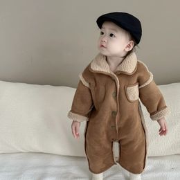 Rompers 8106 Baby Jumpsuit Winter Plus Velvet Boys Climbing Clothes Fashion Warm 231211