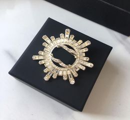 Women T Diamond Sun Brooch Designer Diamonds Shine Luxury Womens Fashion Jewelry Accessories Party Broche Dames Damenbrosche D21104481357