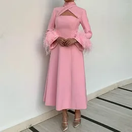 Party Dresses 2023 Short Pink Crepe Evening With Feather Long Sleeve A-Line Dubai Arabic Prom Gown Women Elegant Formal Robe