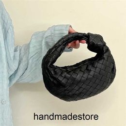 venetaabottegaa Jodie Mini Luxurys Bag Knot Mini Croissant Sheepskin Woven Single Shoulder Armpit Lower Hand for Men and Women