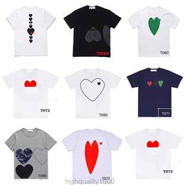 2024 Play Designer Men's T-Shirts Casual Women's Des Badge Garcons Quality Print Short Sleeve Short T-Shirt Couple Hearts Tshirt 7MWW