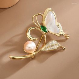 Brooches Trendy Shell Butterfly High-grade Elegant Freshwater Pearl Coat Brooch For Women Clothing Pin Accessories Jewelry