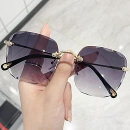 Sunglasses Square sunglasses for women's classic and fashionable frameless oversized retro gradient mirror shadow Google 231212