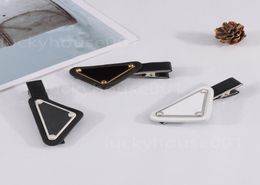 2021 new fashion charm hairpin female inverted triangle clip black hairpin edge clip hair accessories gold black white top quality4399546