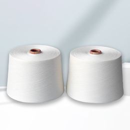 Przędza bawełniana biała tkanina ręcznie robiona bawełniana rurka segment segment farbowania przepływu powietrza Spinning Fancy przędza