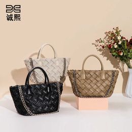 Summer New Vegetable Basket Handmade Woven Bag for Women's Simple and Casual Handheld Bag, Small and Popular Underarm Single Shoulder Oblique Straddle Bag
