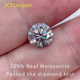 Big 2CT 8mm Real Color D VVS1 3EX Cut Loose Diamond Stone Whole Moissanite för Ring Fine Jewelry236C