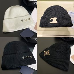 High Quality Autumn Winter Knitted Hat Brand Designer Beanie Skull Caps Hat Brand Letter Ribbed Woolen Hat Men and Women Casual Outdoor Skiing Hat Christmas Gift